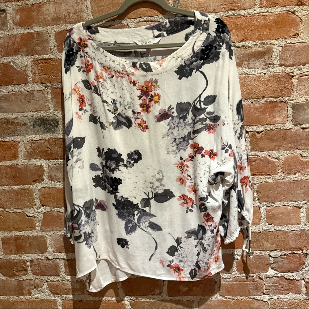 L - CLEO tunic top